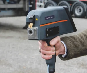 Título : Equipo portátil de Espectrometría de emisión óptica (OES) utilizado para el análisis químico y la identificación positiva de materiales (PMI) en campo.